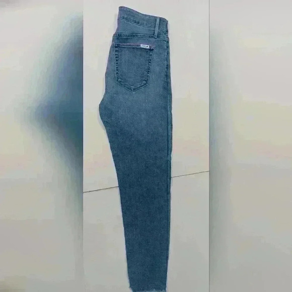 JOE'S Ladies jeans.  Size 28. - Picture 2 of 7